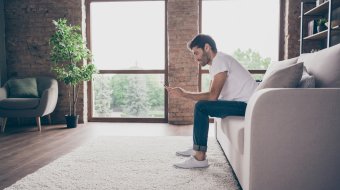 Allein in der Wohnung