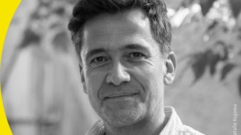 Albert Raith im Porträt zur BR-Podcast-Folge „Der perfekte Schein“.