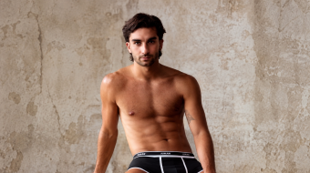 Ferran Torres leicht bekleidet