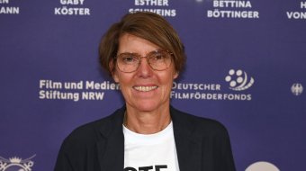 Bettina Böttinger ist happy 