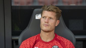 Behrens rechtfertigt Eklat
