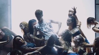Troye Sivan heizt Fans ein