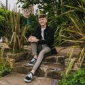 Adam Beales bei der Kindersendung „Blue Peter“