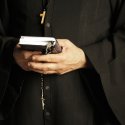 Schwules Paar verlässt Priester-Seminar