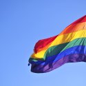 Schwules Paar verteidigt seine Kleiderwahl
