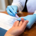 HIV-Schnelltest in der Lübecker AIDS-Hilfe