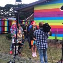 Ein Haus in Regenbogenfarben // © instagram.com/unicorn_manes_bymykey
