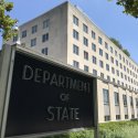 Mehr Solidarität zeigen US-Botschaften durch LGBTI*-Flagge