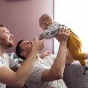 Ein kroatisches Gericht erlaubt Adoption bei homosexuellen Paaren