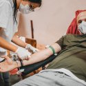 Das Vereinigte Königreich macht es Homosexuellen leichter, zu helfen