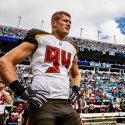 Football-Profi Carl Nassib sammelt für das Trevor Project