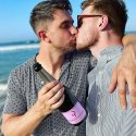 „Emmerdale“-Brüder Max Parker und Kris Mochrie sind verlobt