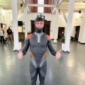 Tom Daley zeigt seine Beine und sein neues Bade-Outfit
