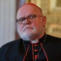 Kardinal Marx bittet LGBTI* um Entschuldigung // © IMAGO / Sven Simon