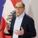 Gesundheitsminister Rauch bezeichnet Ausgrenzung als vorgestrig// © IMAGO / photonews.at