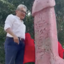 99-Jährige wünschte sich einen Riesenpenis auf dem Grab