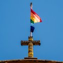 Kirche: Handreichung mit Homosexuellen