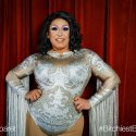 Drag-Queen brachte ein kleines Mädchen auf die Bühne
