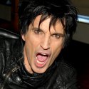 Tommy Lee postete seinen „Drumstick“ auf Instagram