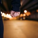 Schwules Paar in Washington D.C. von Jugendlichen verprügelt