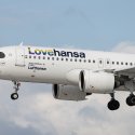 Idee: Lufthansa soll die Kicker im Pride-Flieger nach Katar transportieren 