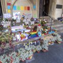 Tausende Menschen gedenken heute dem Trans-Mann