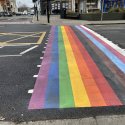 Verursachen Regenbogen-Zebrastreifen Migräne und Epilepsie?