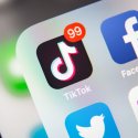 Neue Kritik an TikTok
