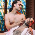 „Der Teufel im Lift“ in Neuköllner Oper