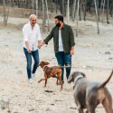 Die Liebe auf den Teller bringen: Barfen für Hunde und Katzen