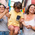 Regenbogenfamilien im Fokus