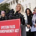 Ex-Trump-Vertraute unterstützt Petition zu Epstein-Akten