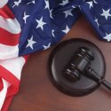 Trump hebt LGBTIQ+-Schutzmaßnahmen in US-Haftanstalten auf