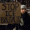 Homo-Paar: Gericht stoppt ICE-Abschiebung von Ehemann