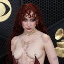 Grammys: Chappell Roan erscheint halbnackt