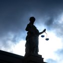 Urteil: Klare Kante gegen Homophobie in der Polizei