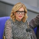 Klöckner verteidigt Regenbogen­fahnenverbot: