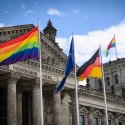Neue Debatte um Pride-Flagge