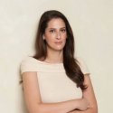 Elle Kennedys „Off Campus“ wegen Lesbenfeindlichkeit kritisiert