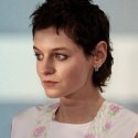 Emma Corrin berichtet von Hass nach Coming-out