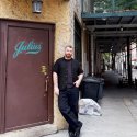 Sam Smith feiert New Yorker Kult-Gaybar Julius’