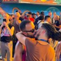Kiss-In gegen HIV-Stigma