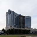 Lesbisches Paar verklagt Casino 