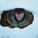 Kit Connor in den Bergen