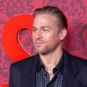 Schwule Kultrolle für Charlie Hunnam 