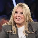 Maite Kelly lächelt bei einem Fototermin zur NDR Talk Show in Hamburg.