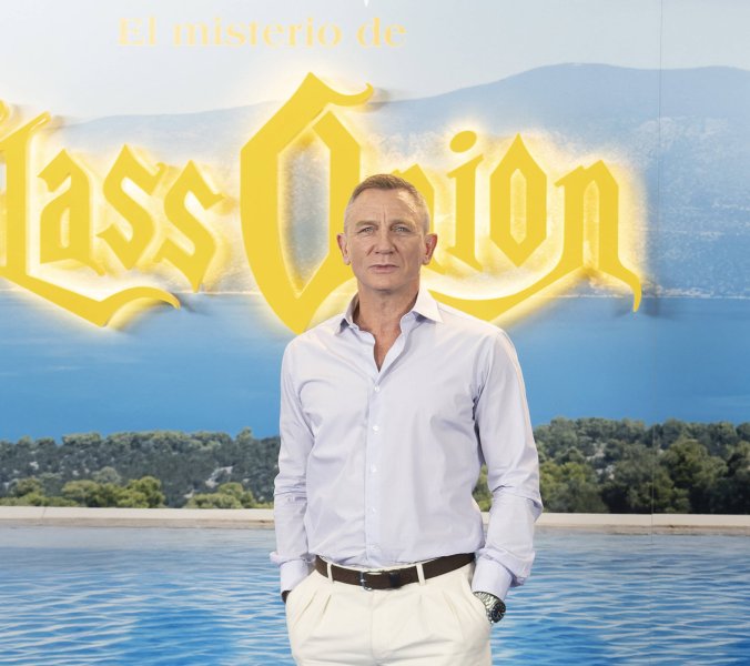 Daniel Craig