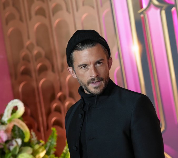 Schwule Ikone: Jonathan Bailey überrascht in Sydney