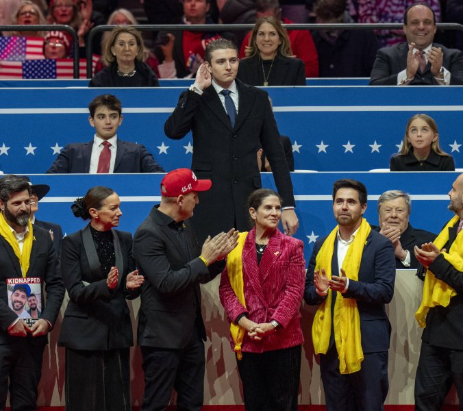 Barron Trump nimmt an Zoom-Call mit Tate-Brüdern teil