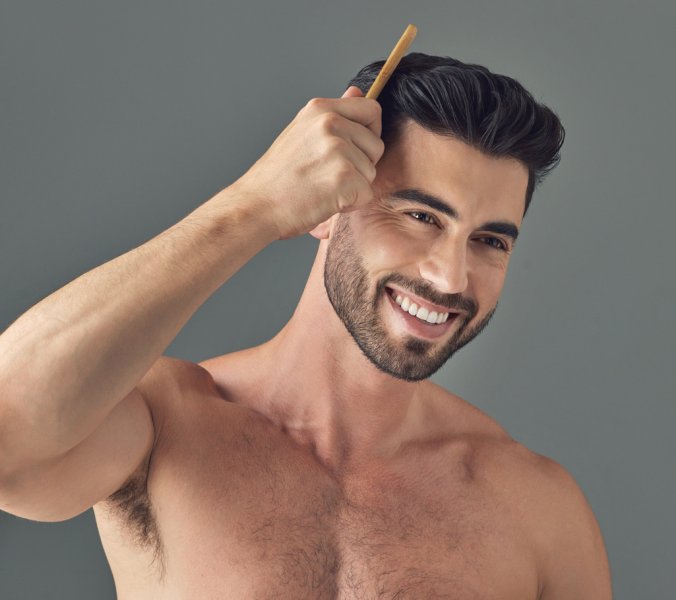 Haarsysteme für Männer: Warum volles Haar kein Zufall sein muss und Scham gestern war // © PeopleImages